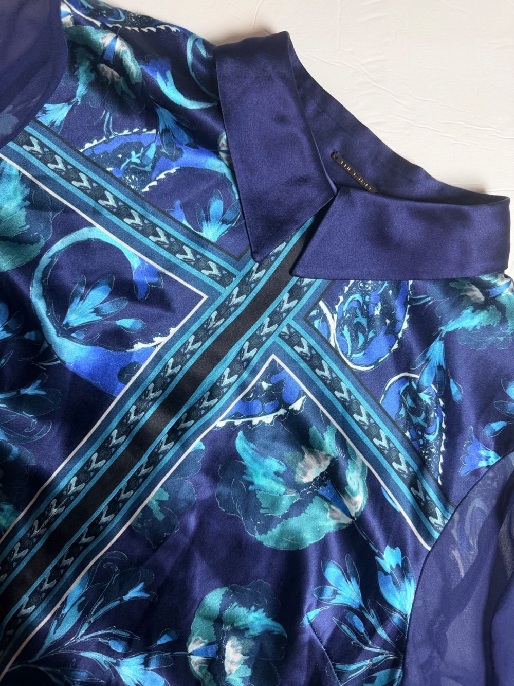 Elie Tahari Floral Silk Long Sleeve Button Up Shirt Size Small Blue *see desc